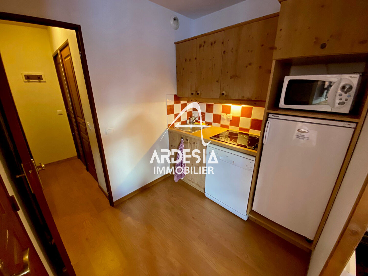 Photo VALLOIRE, au pied des pistes de ski, Appartement T3 à vendre d'une surface de  40 m2, avec vue dégagée sur le village. image 4/6