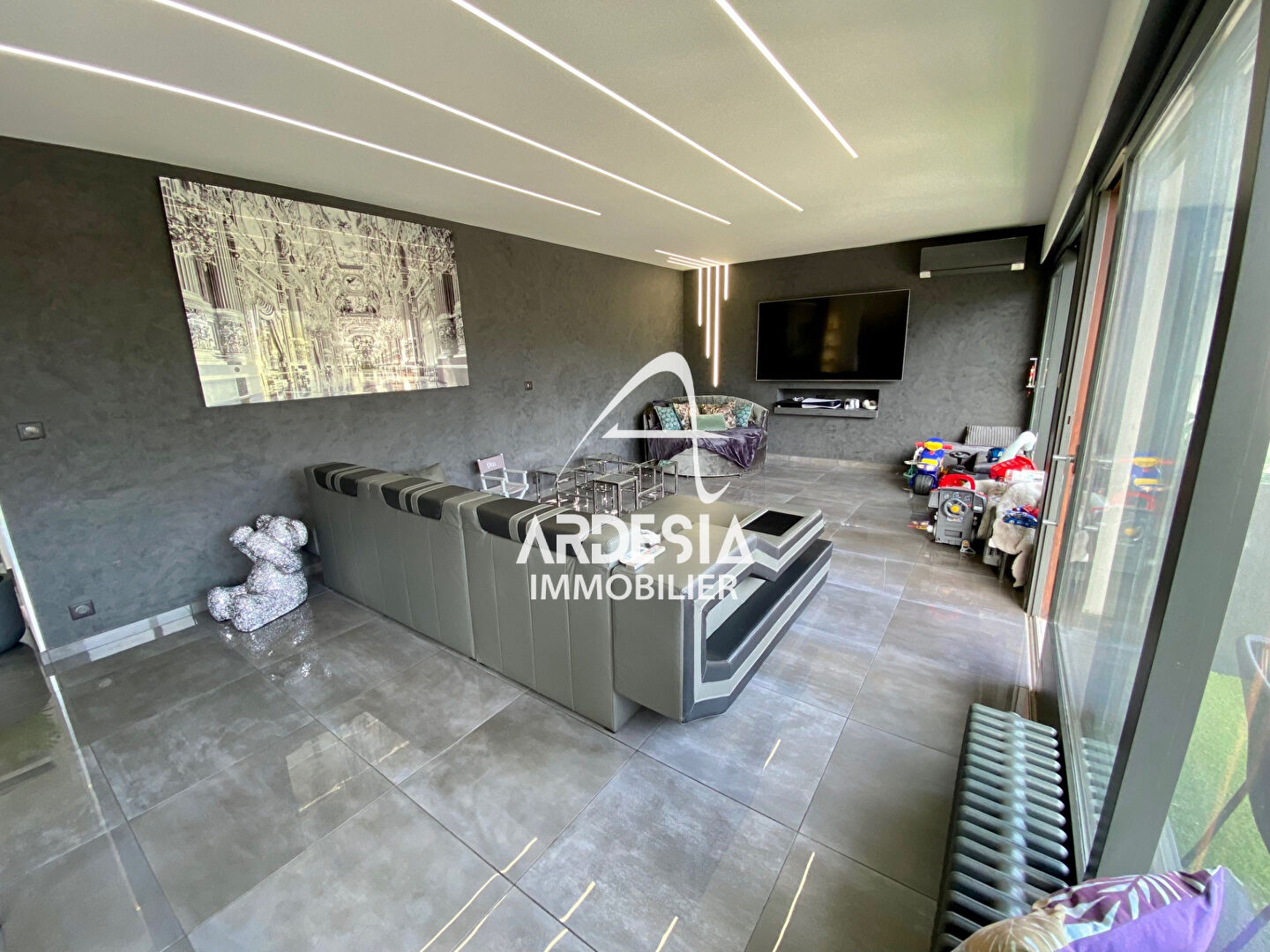 Photo APPARTEMENT 3 CHAMBRES au centre ville de Saint Jean de Maurienne avec garage double image 2/6