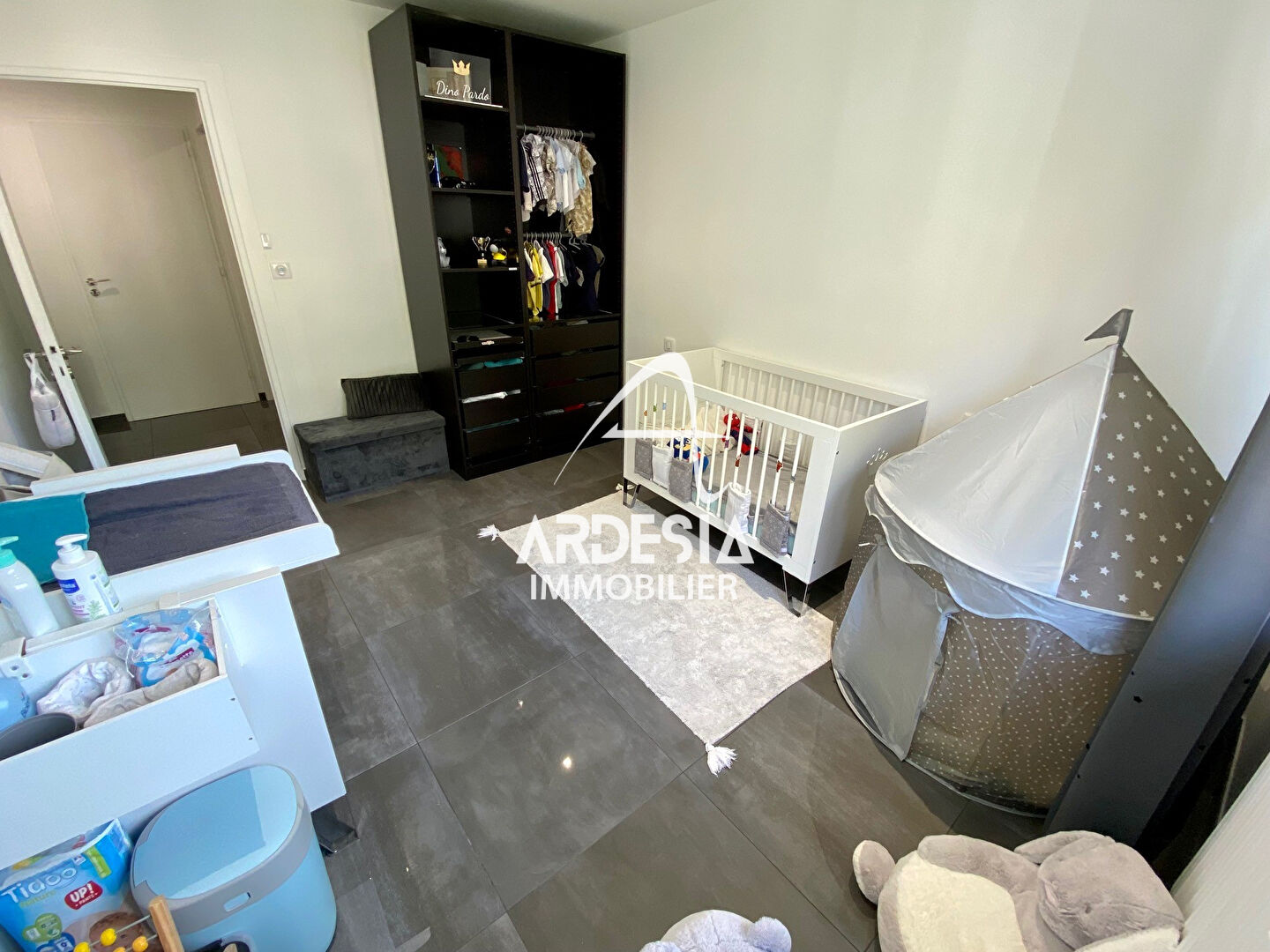 Photo APPARTEMENT 3 CHAMBRES au centre ville de Saint Jean de Maurienne avec garage double image 5/6