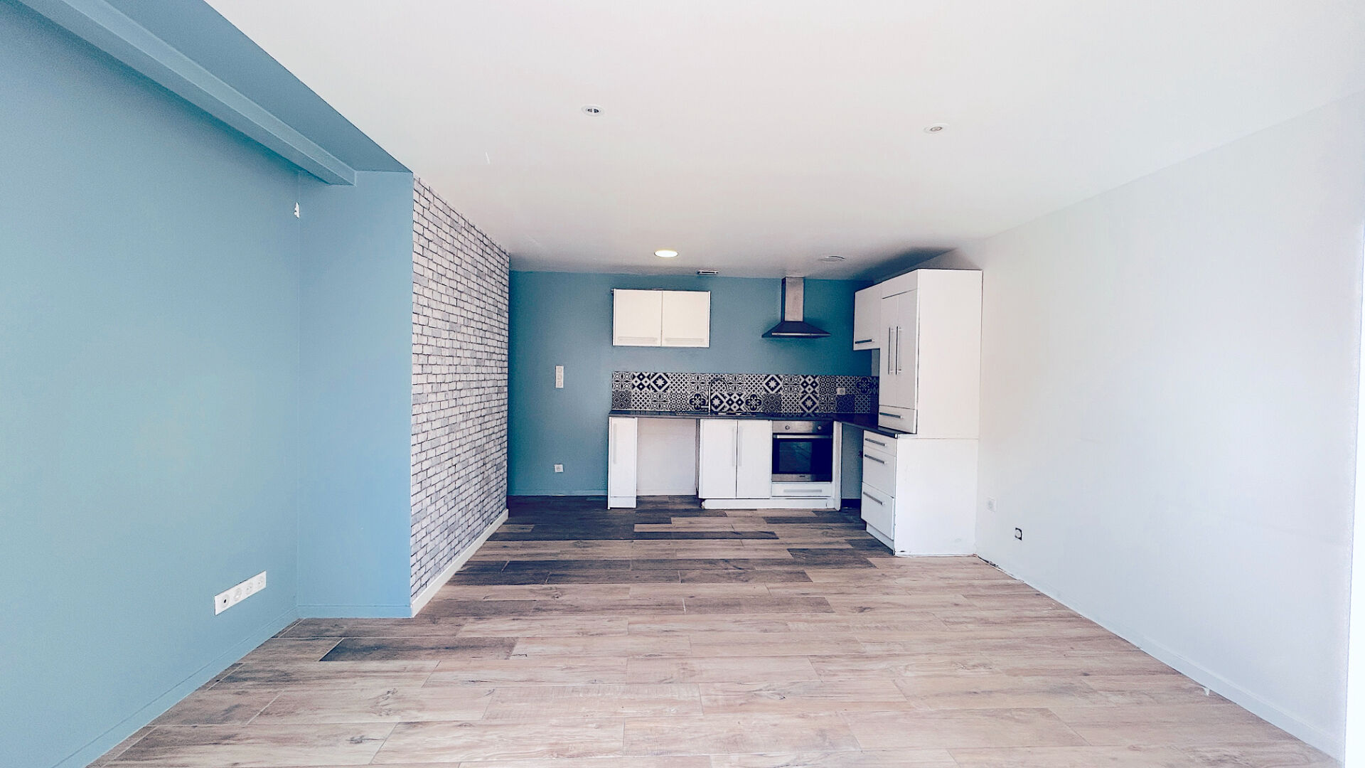 A LOUER MAISON DE VILLE DE TYPE 4 AVEC TERRASSE - SECTEUR BORDEAUX BASTIDE - BAS CENON