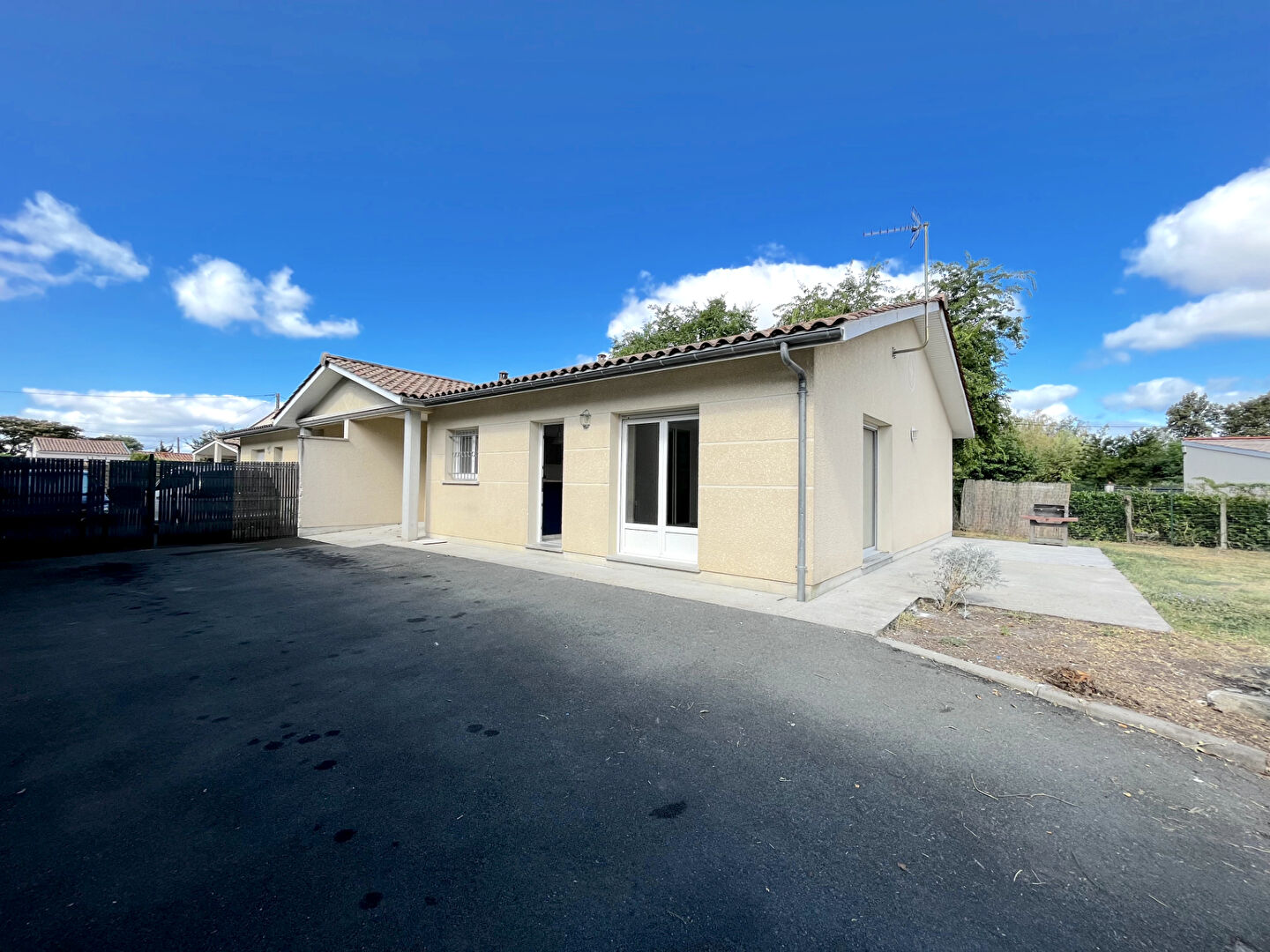 Maison à louer à Ambarès-et-Lagrave - Référence 229GARROW