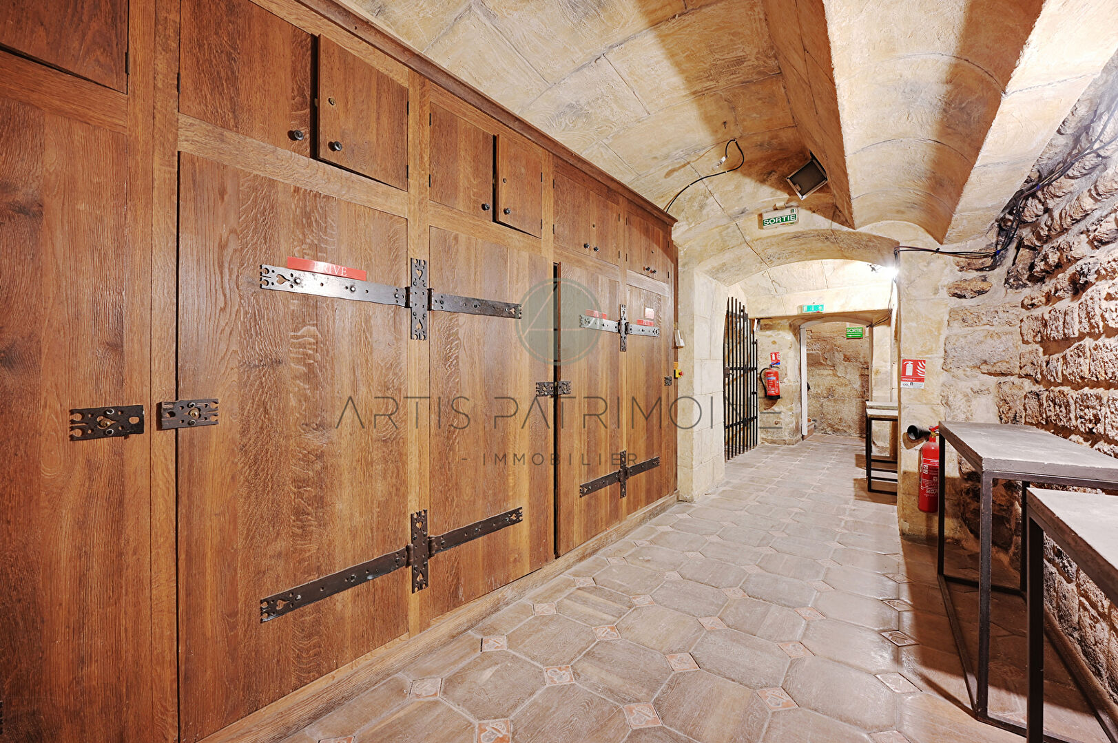 Photo Local commercial 180m2- Saint-Germain des près. image 5/6