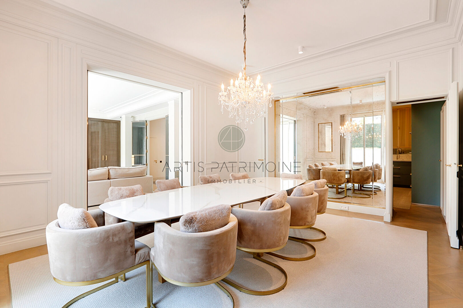 Photo Neuilly - Hôtel particulier avec jardin - 5 chambres image 5/6