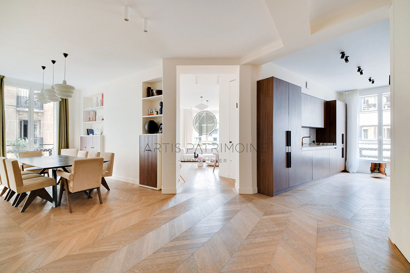 PARIS VII  - APPARTEMENT FAMILIAL - REFAIT A NEUF - EXCLUSIVITÉ