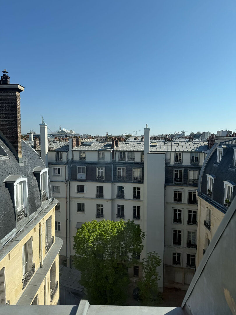 Photo PARIS XVII - PLAINE MONCEAU - CHAMBRE DE SERVICE image 1/6