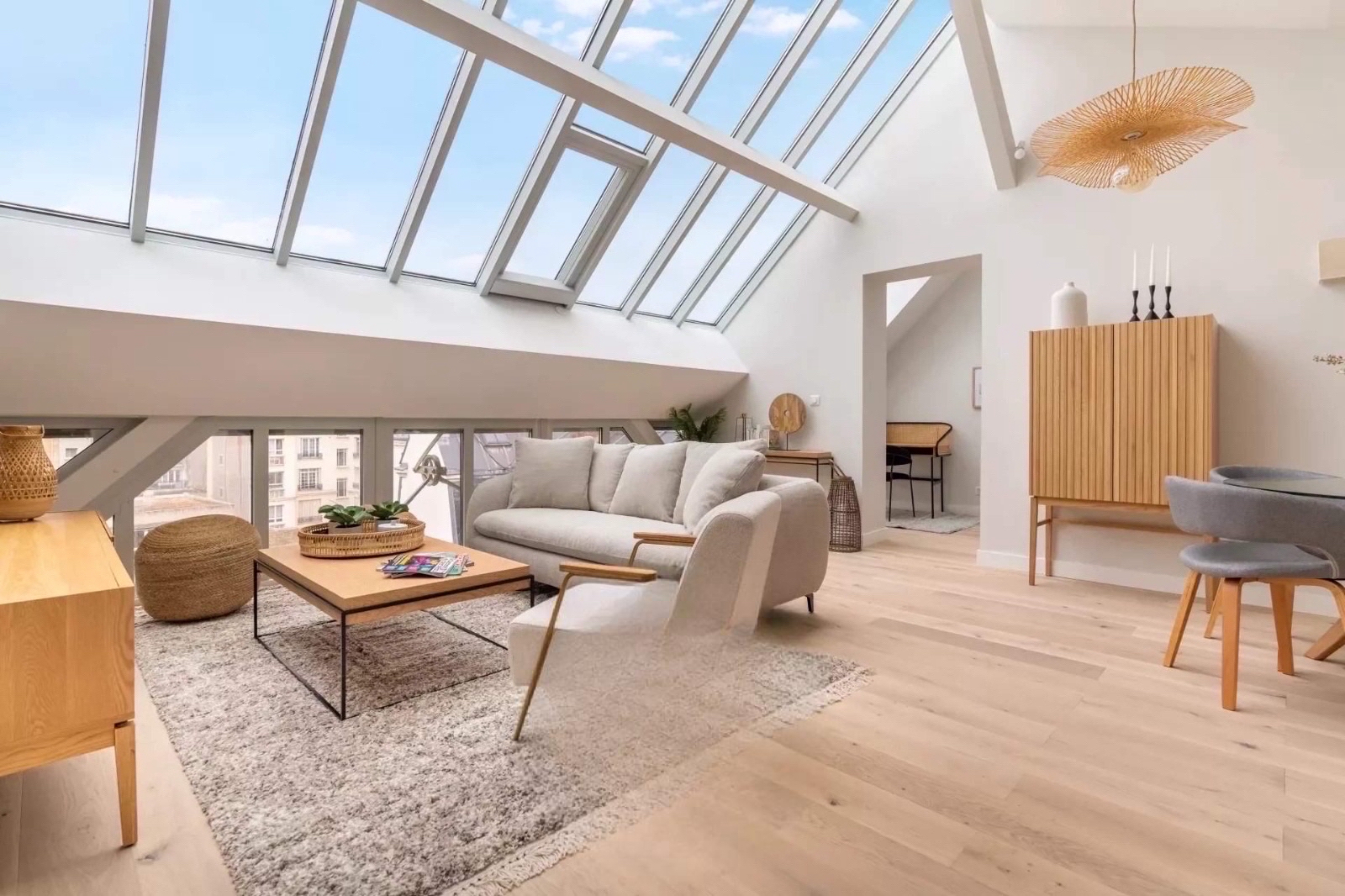 PARIS XVI - TROCADERO / VOIE PRIVÉE - DUPLEX - 2 CHAMBRES