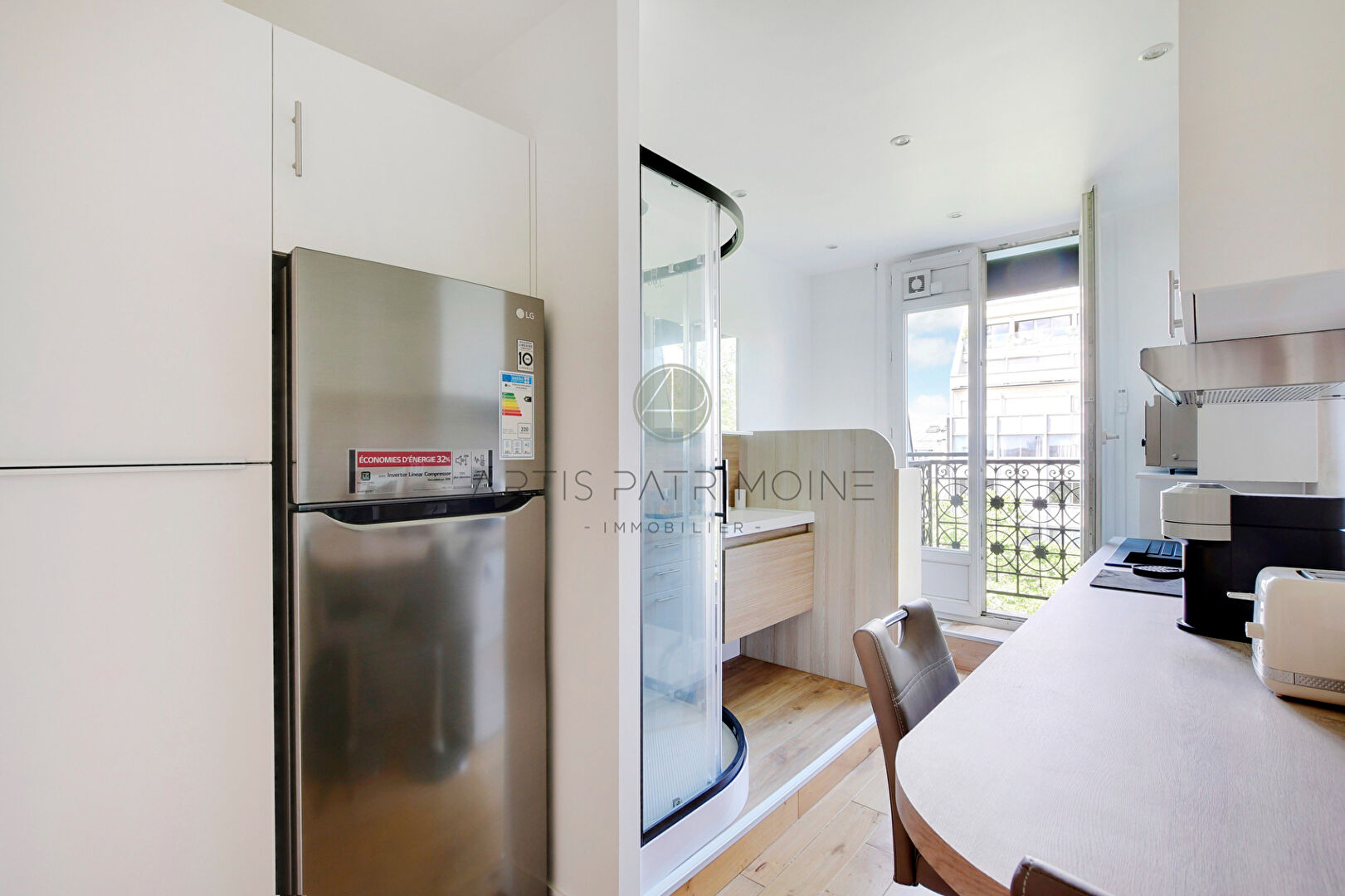 Photo PARIS VIII - Marceau - Appartement refait à neuf vue Tour Eiffel image 5/6