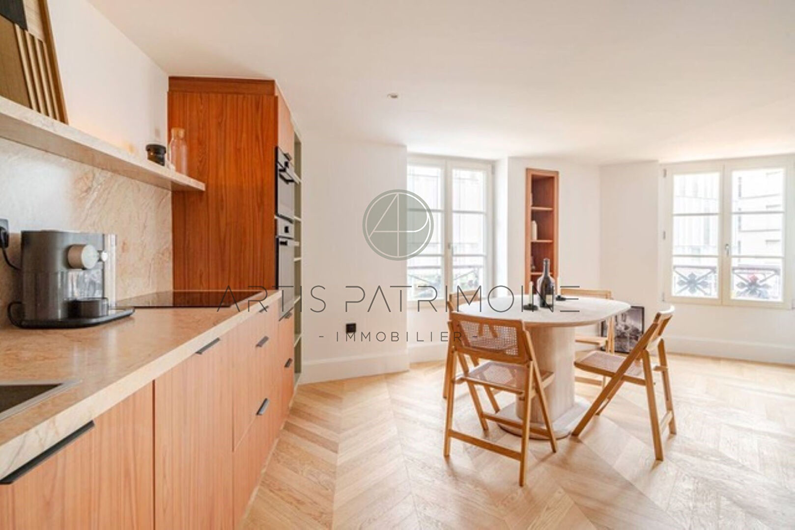 Photo PARIS VII - SAINT-THOMAS-D'AQUIN - APPARTEMENT DE 65M² ENTIÈREMENT REFAIT À NEUF image 2/6
