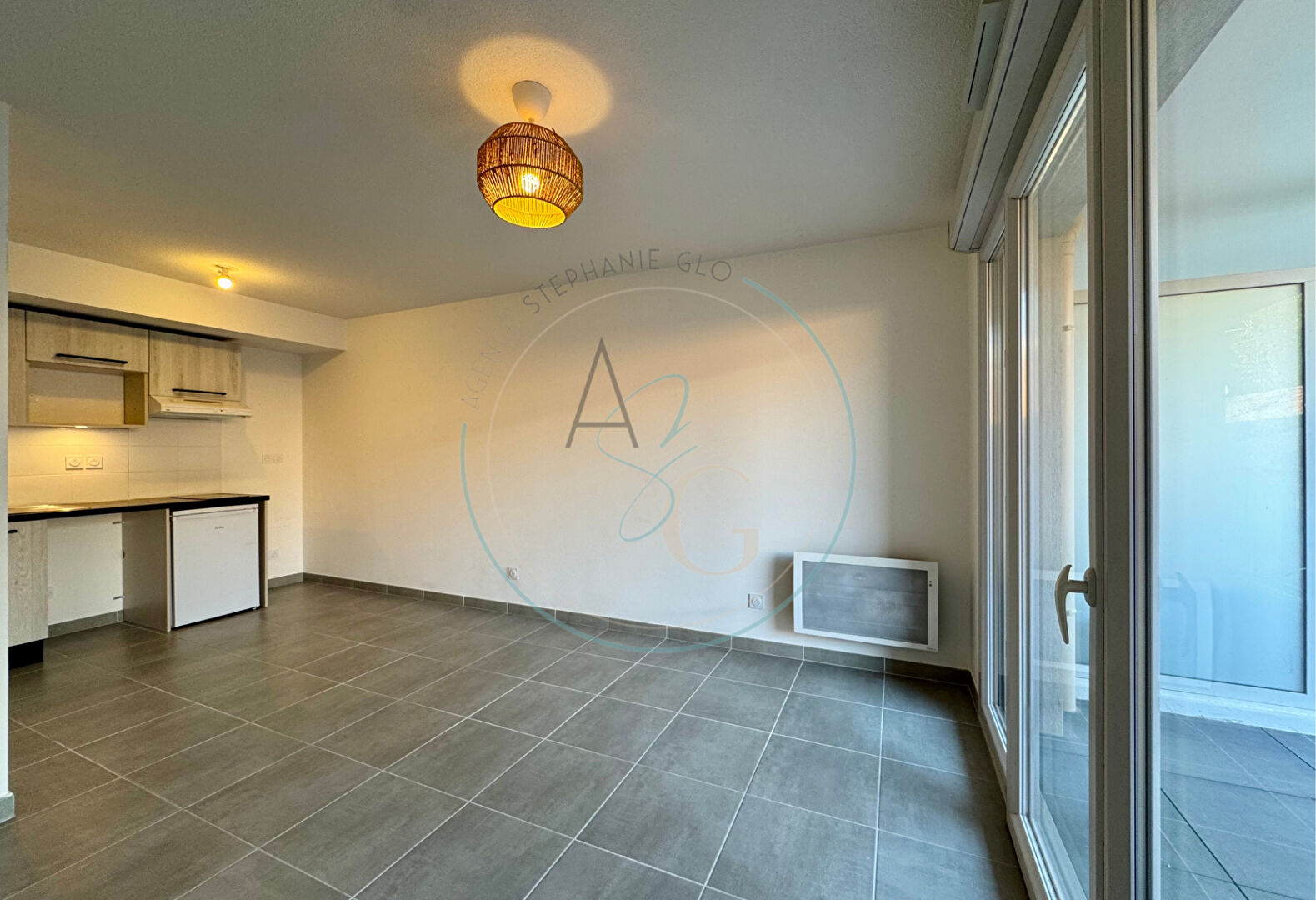 Photo COGOLIN - Appartement de type 2 de 41 m² avec terrasse et parking image 1/4
