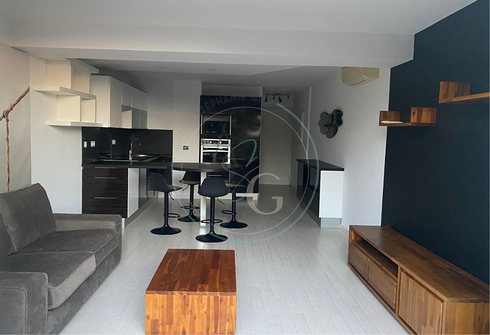 Photo CAVALAIRE SUR MER  - Location annuelle T2 meublé 37.5m² image 2/6