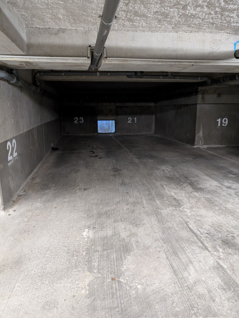 Photo Places de Parking - Vert-Saint-Denis image 3/4