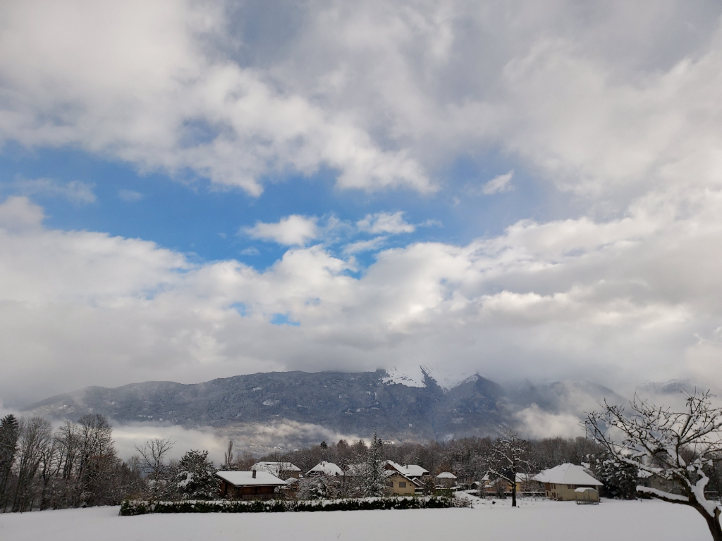 Photo Verrens-Arvey, terrain 617 m2 viabilisé. image 2/2