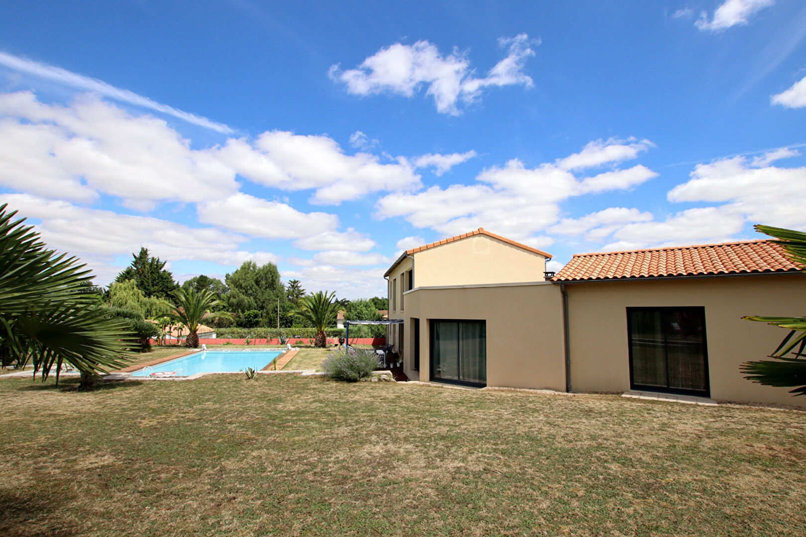 Photo Maison 8 pièces 257 m2 avec piscine image 3/6