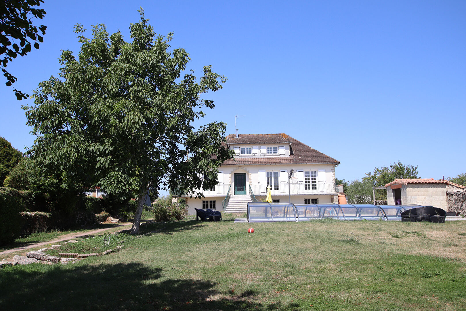 Photo Maison 5 à 7 chambres dans le bourg de Vouillé image 2/6