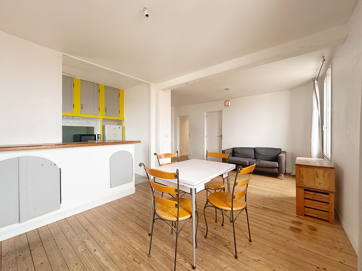 Photo Joli F2/3 proche gare avec vue Tour Eiffel image 2/6