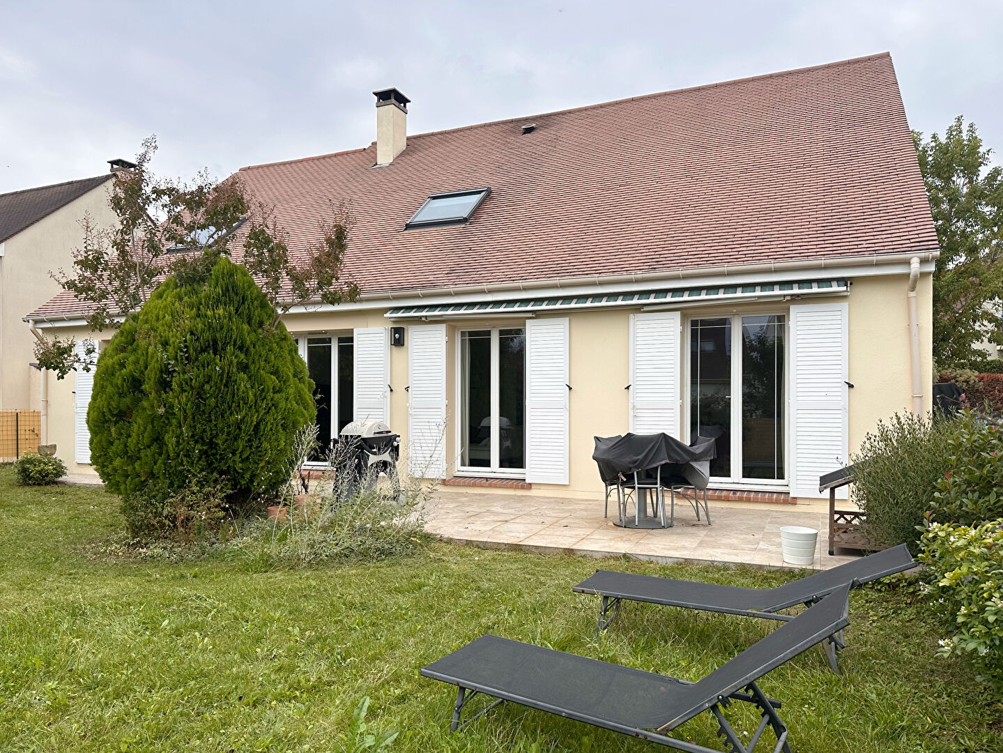 Maison familiale entièrement rénovée dans un secteur résidentiel