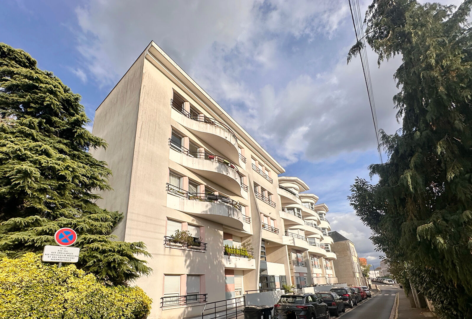 Appartement F3 en centre-ville au dernier étage avec ascenseur