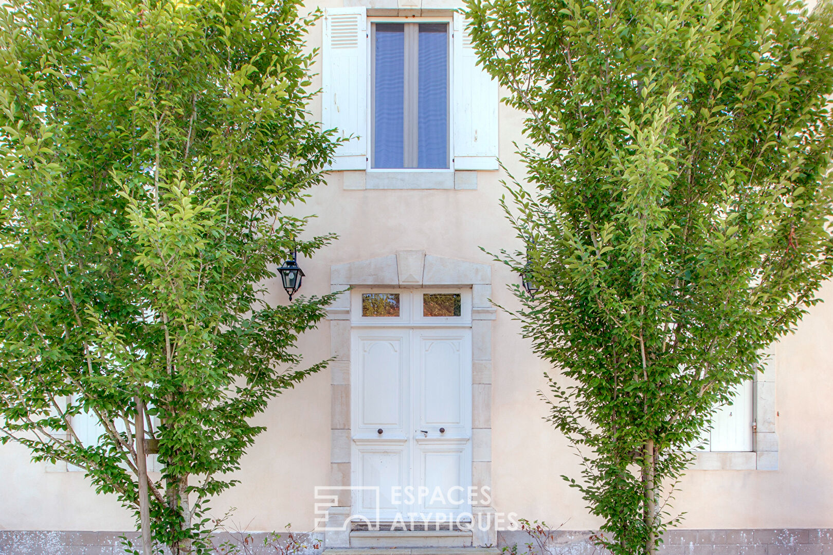 Photo Vue Pyrénées et charme de l'ancien : propriété familiale avec dépendance et piscine image 2/6