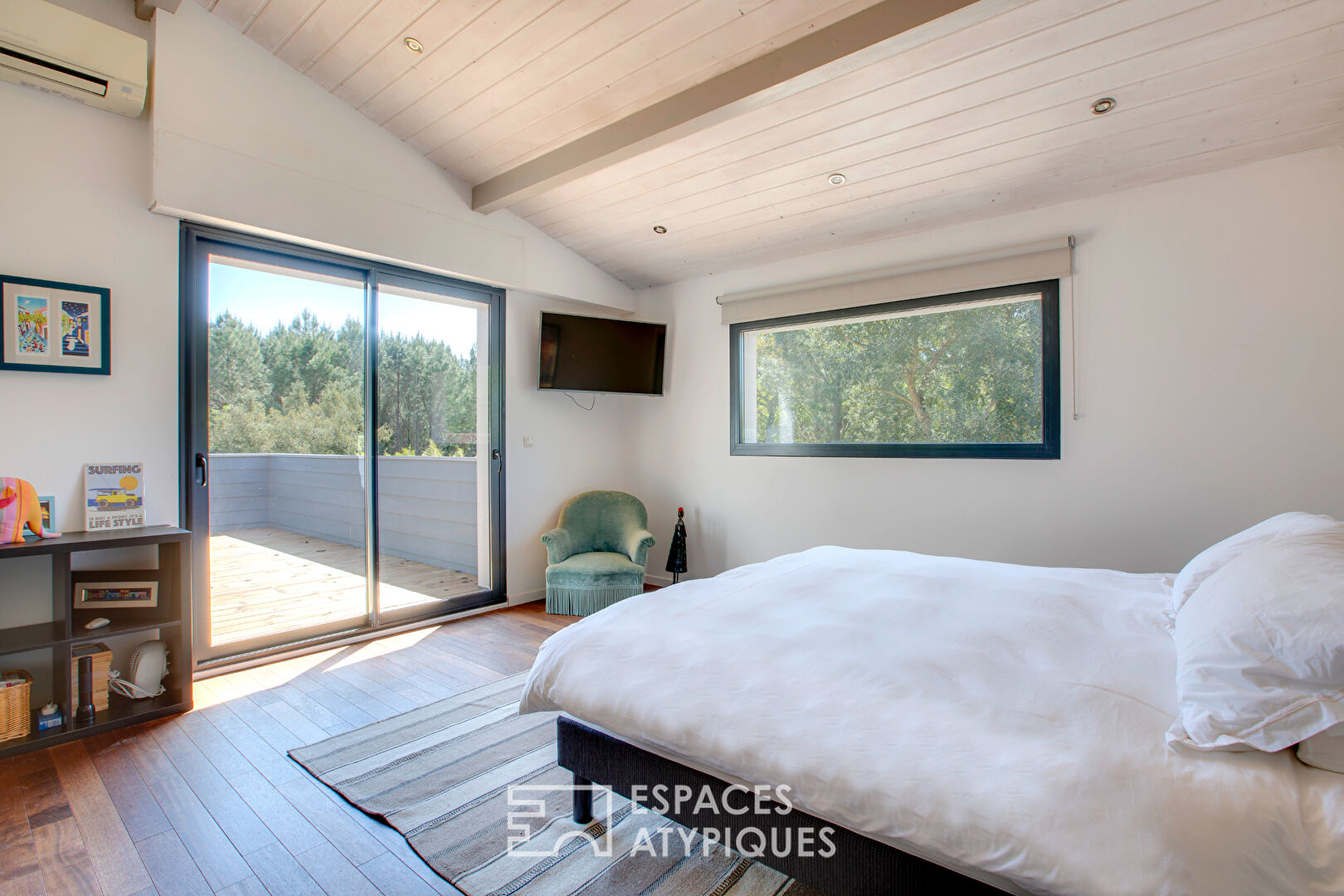 Photo Lignes contemporaines entre forêt et océan image 6/6