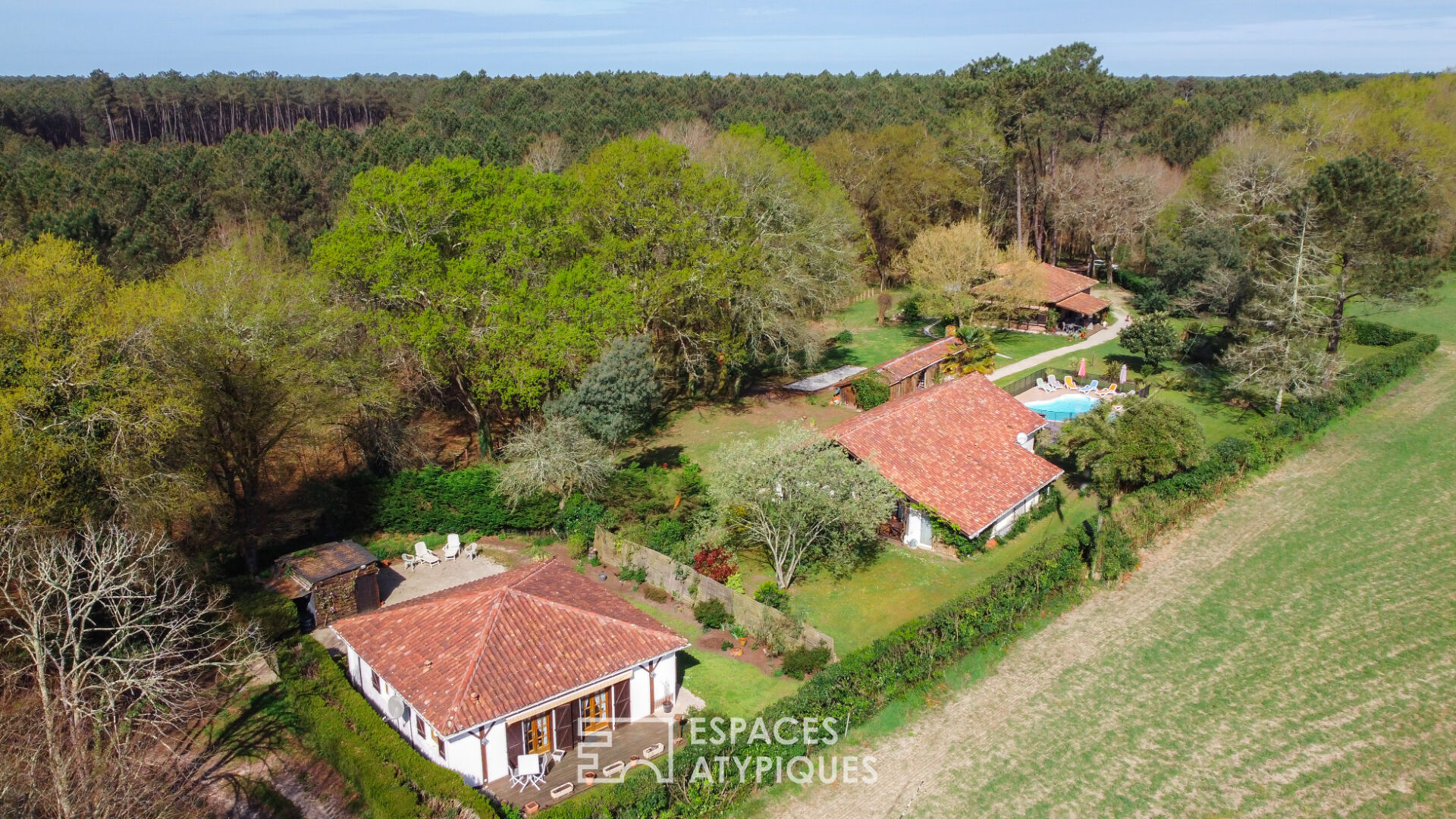 Photo Propriété landaise de caractère au coeur de la nature image 1/6