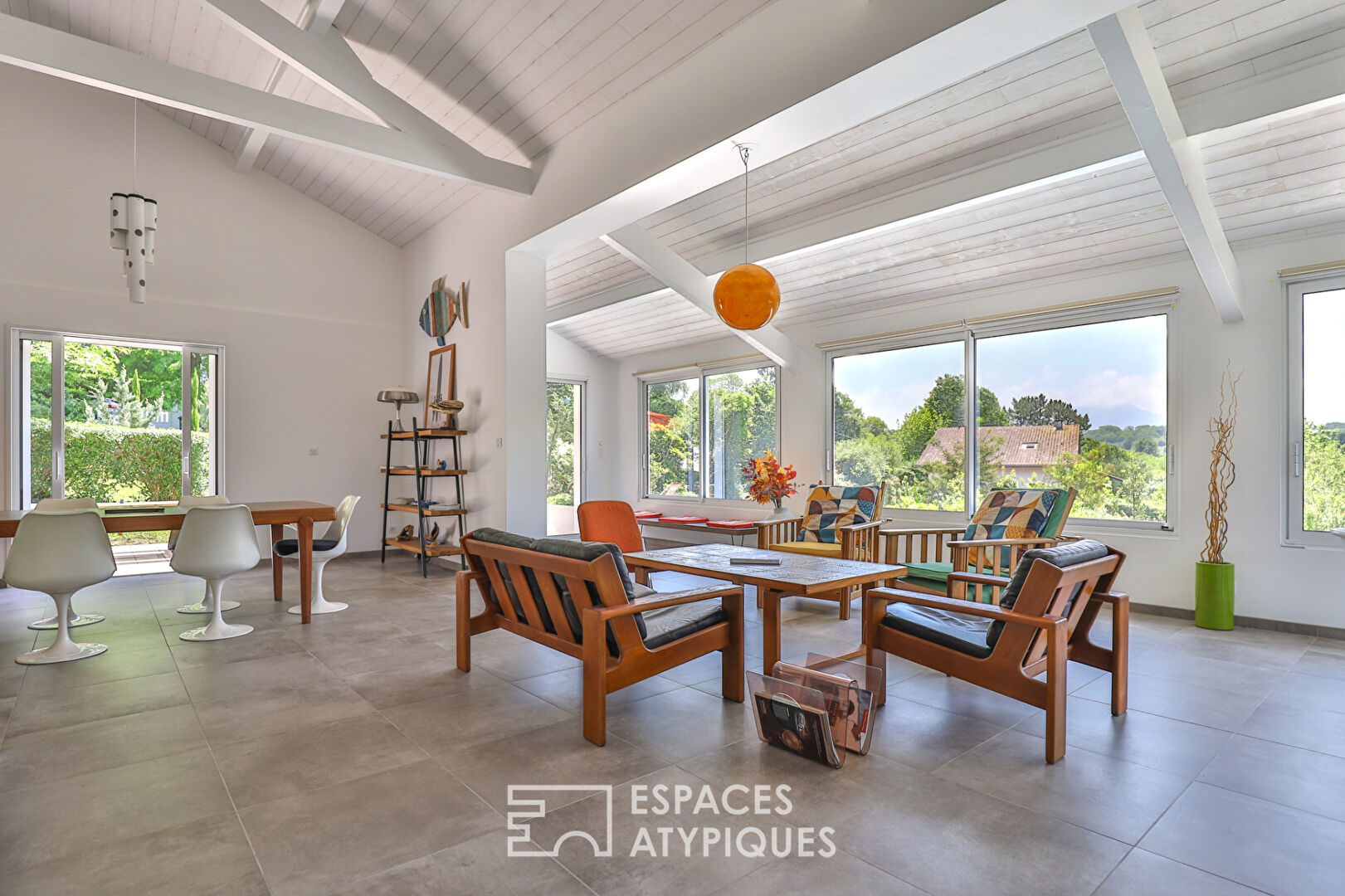 Horizon dégagé et nature préservée à Ahetze Villa Iratze Izana