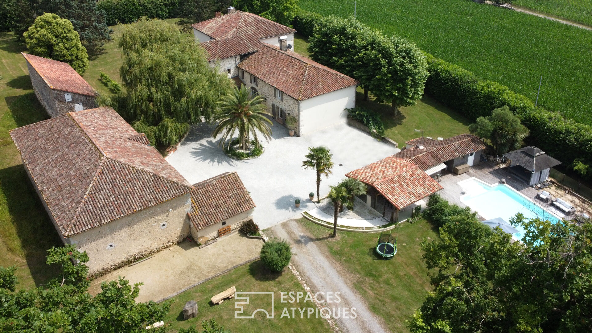 Charme absolu et prestations haut de gamme pour cette bastide de standing