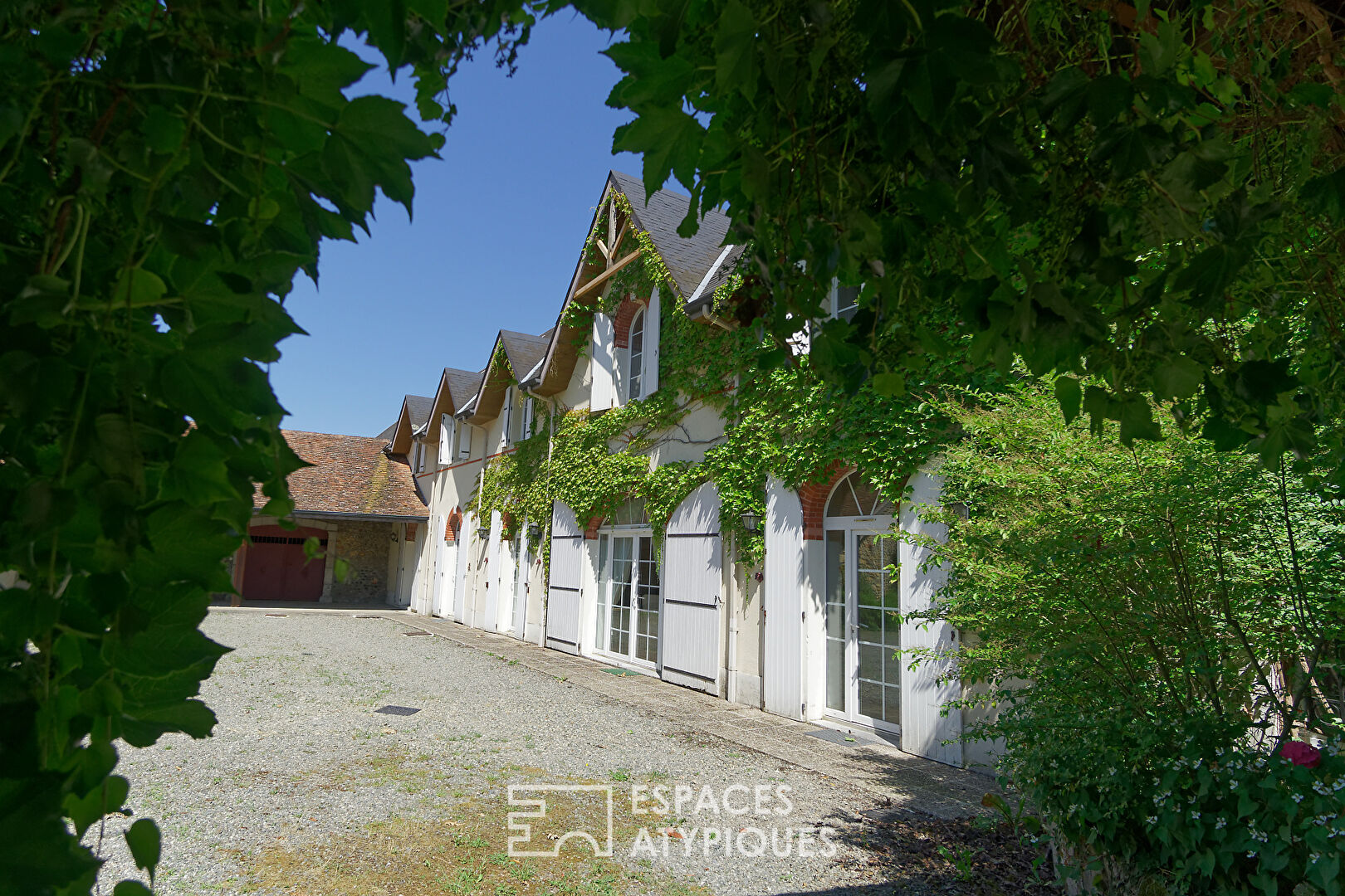 Agence immobilière de ESPACES ATYPIQUES Pau