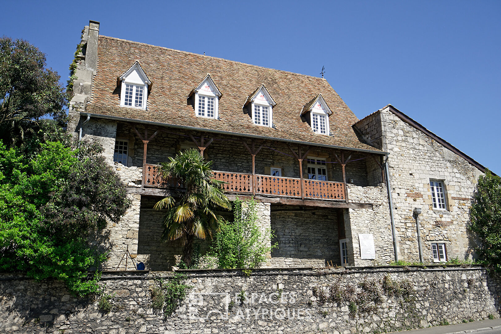 Agence immobilière de ESPACES ATYPIQUES Pau