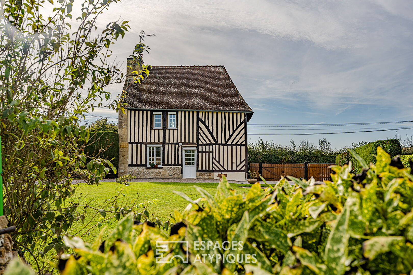 Photo Maison Normande avec grande dépendance aménageable image 2/6