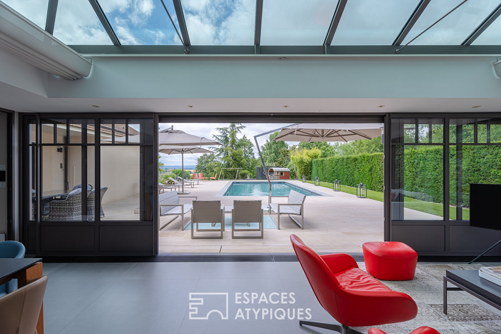 Photo Maison d'architecte avec piscine chauffée et vue sur la vallée image 3/6