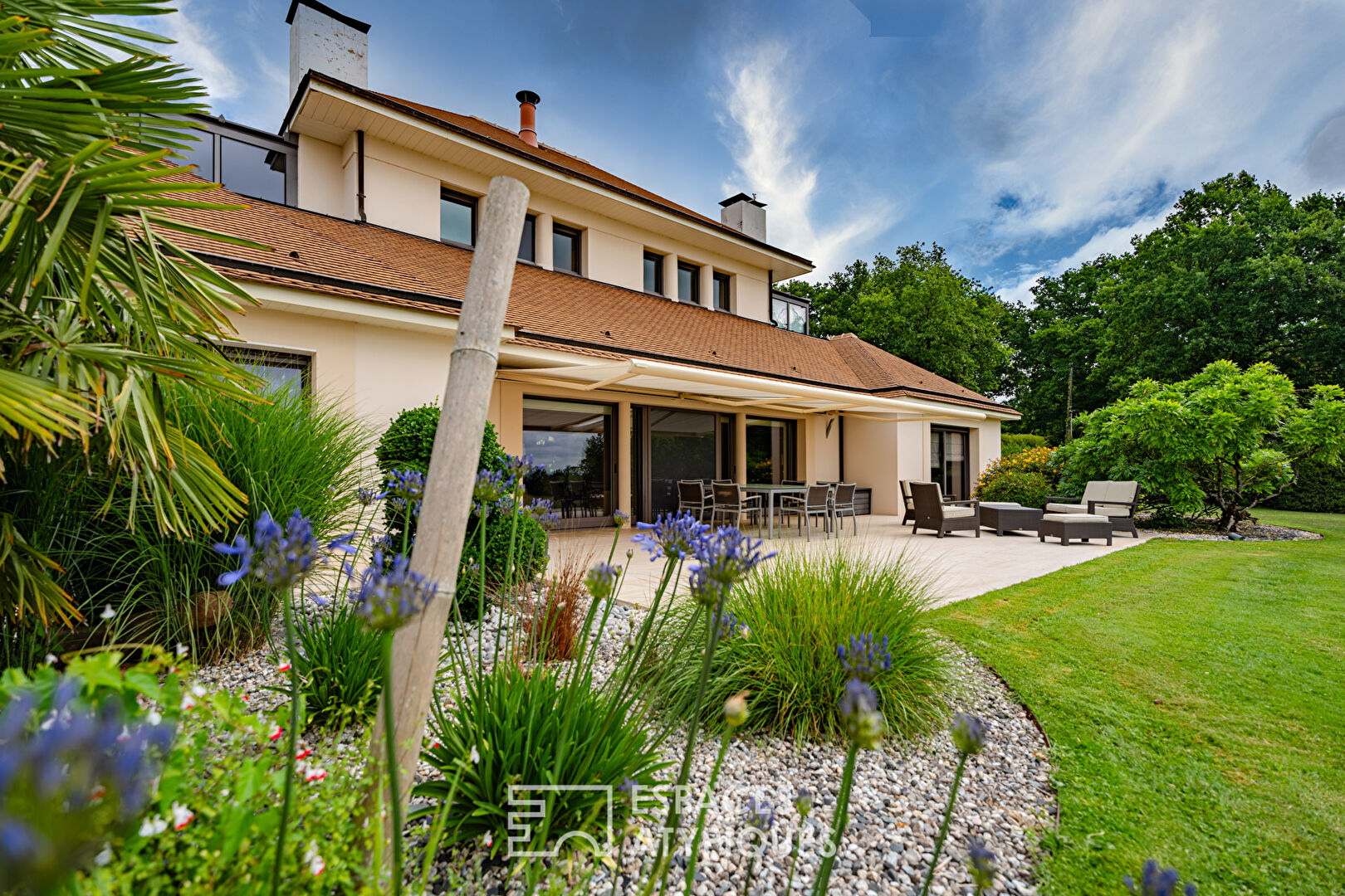 Photo Maison d'architecte avec piscine chauffée et vue sur la vallée image 4/6