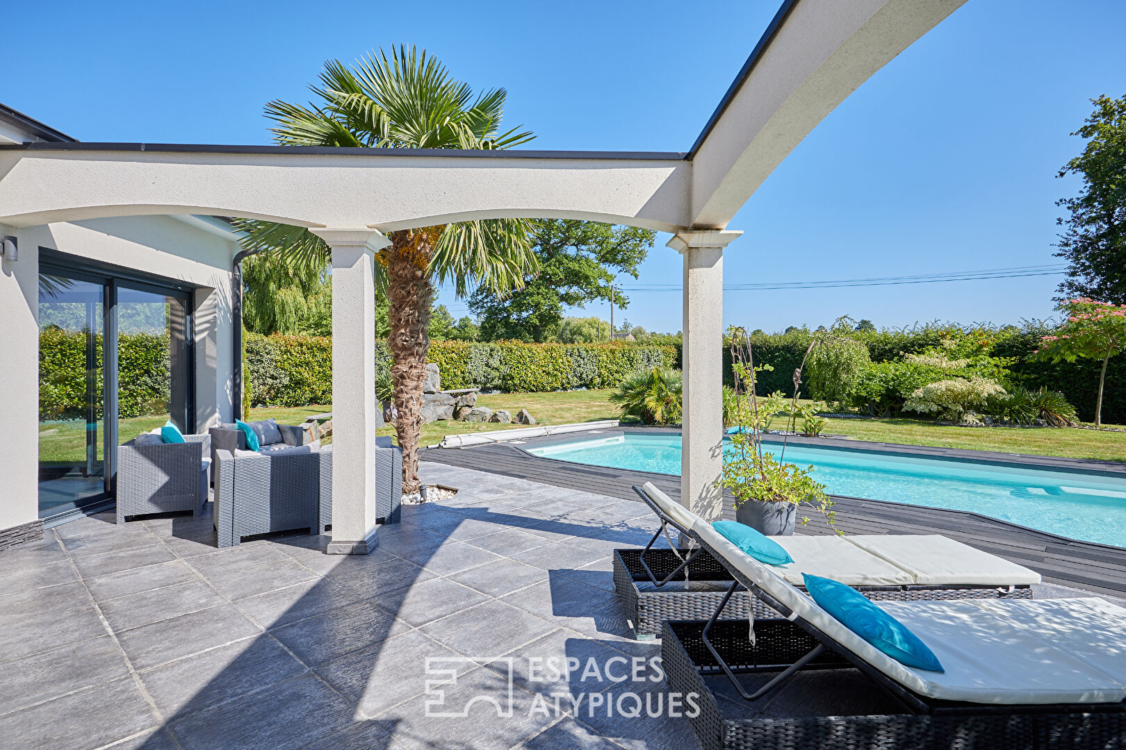 Photo Contemporaine de caractère avec piscine image 2/6