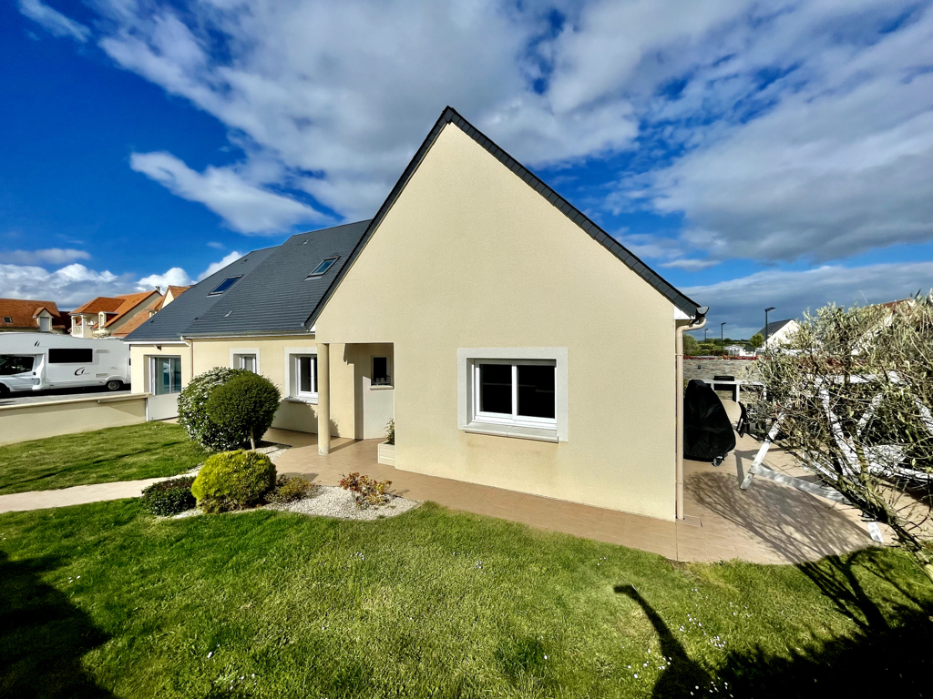 Vente Maison de 7 pièces 250 m² - DEMOUVILLE 14840 | AVA IMMOBILIER - AR photo1