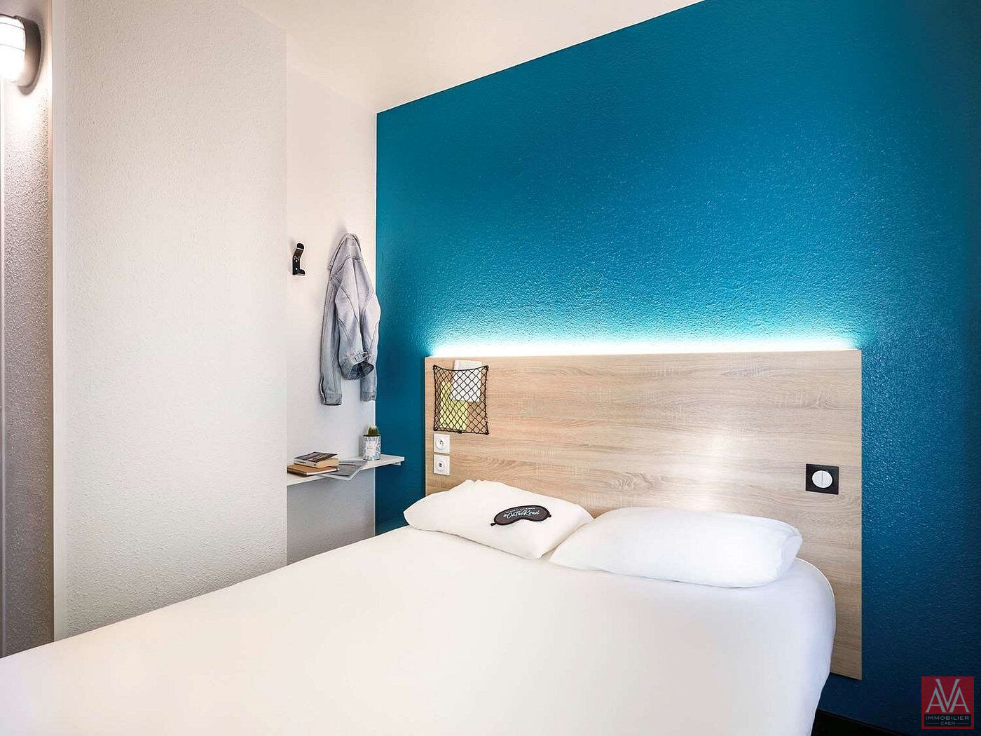 Photo Hotel  murs et fond  libre d'enseigne en parfait état image 4/4