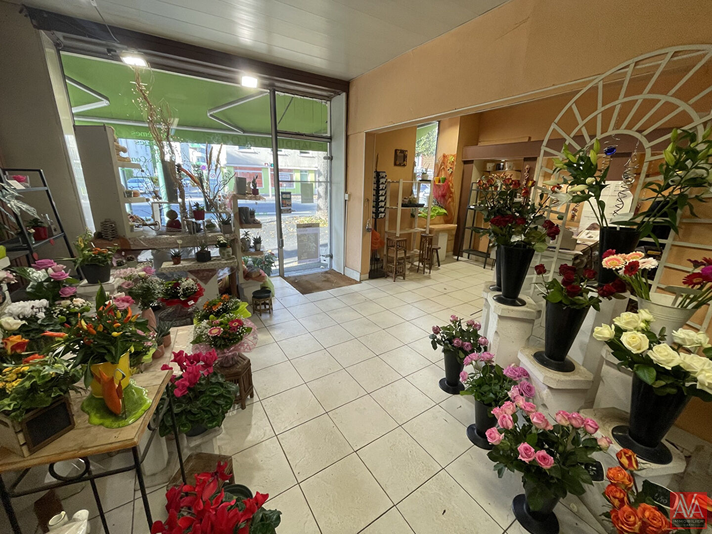 Photo Boutique et atelier fleuriste Caen proximité cimetière image 2/4