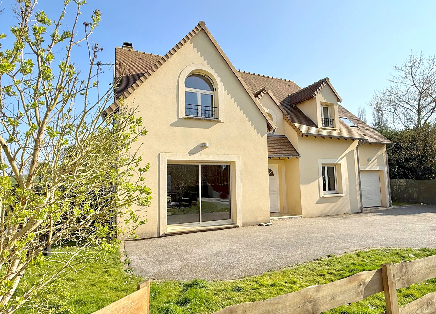 Photo 4 minutes HOUDAN dans le 78 image 2/6