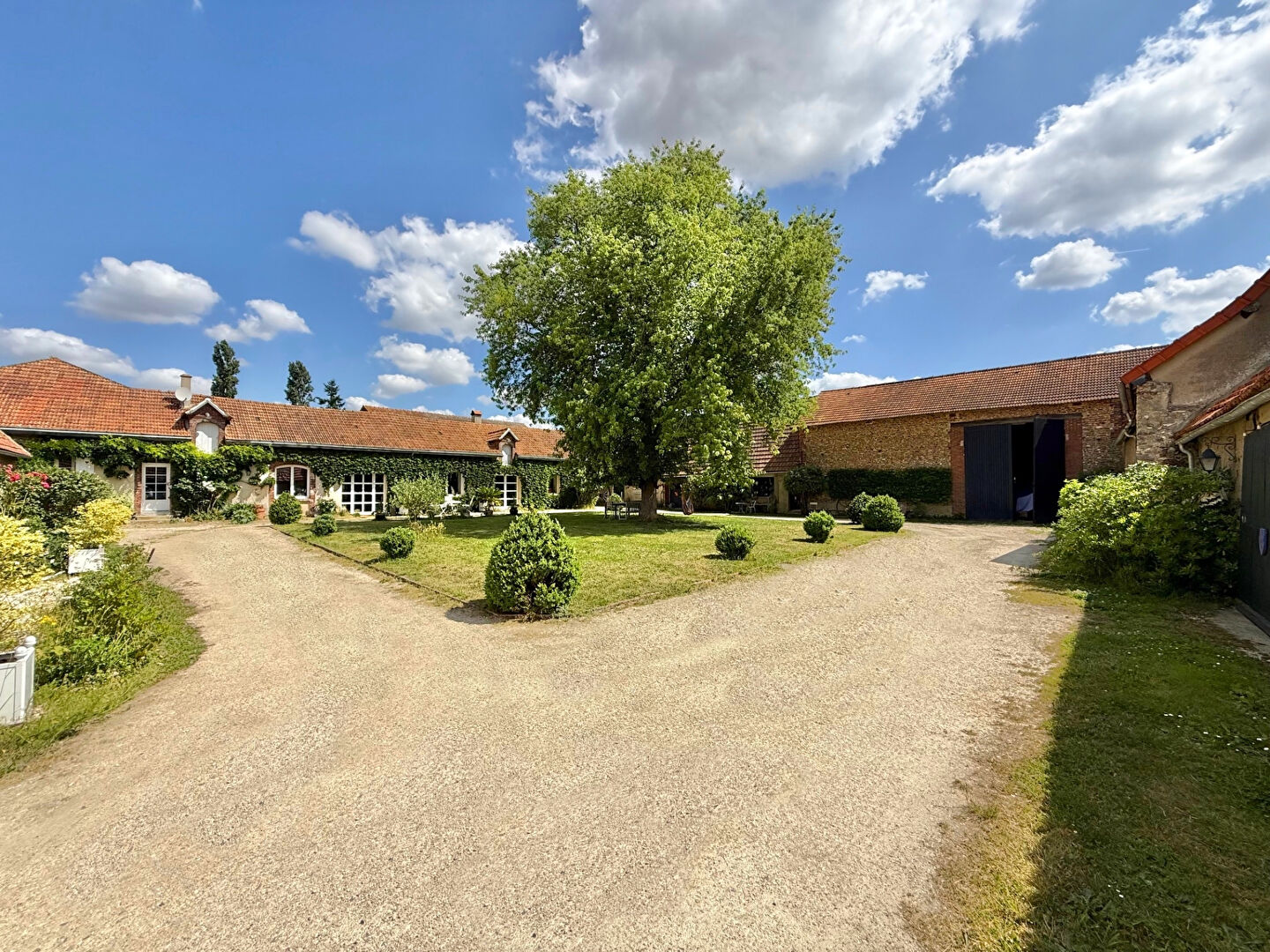 Agence immobilière de AZUR.78 IMMOBILIER Maulette - AZUR.78 IMMOBILIER