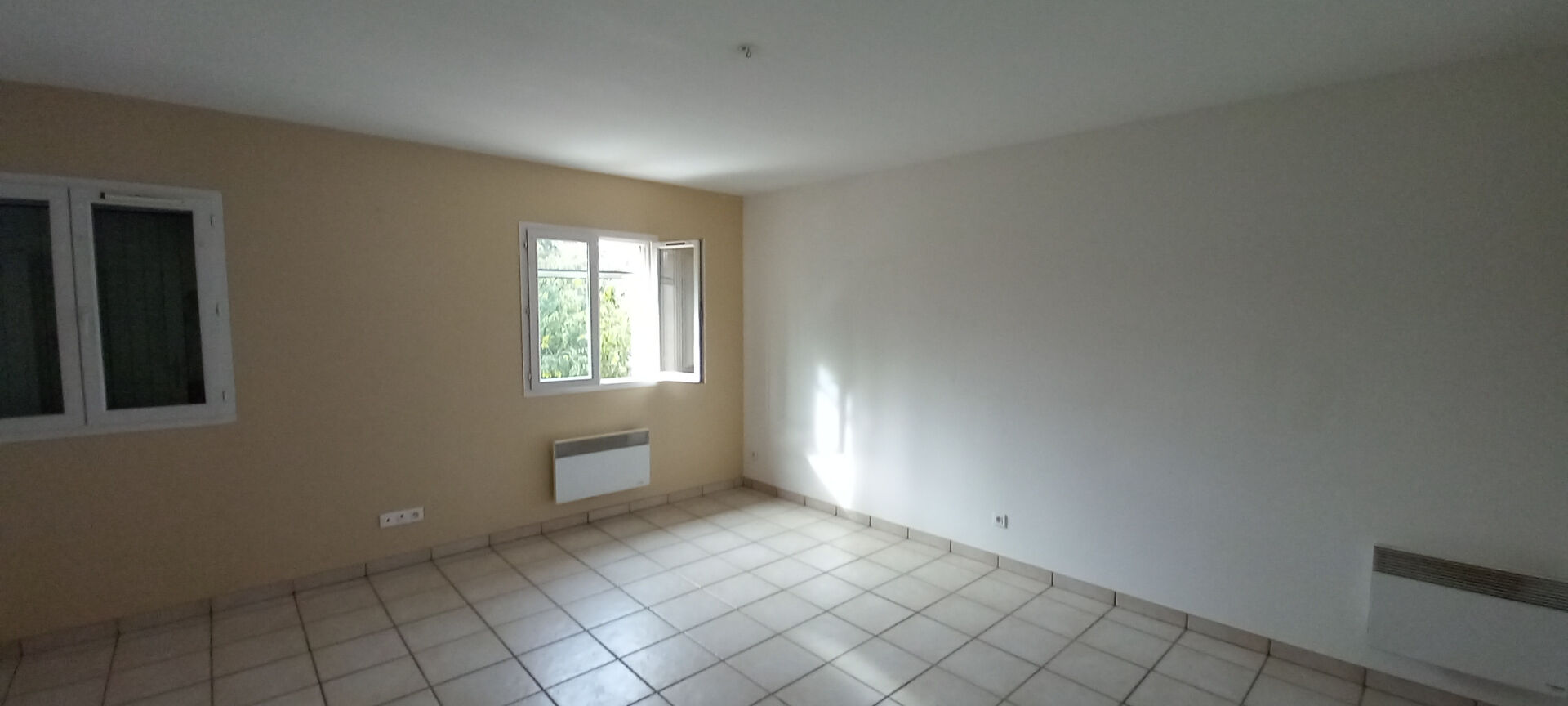 Photo Maison Mitoyenne de Type 4 83.5m² avec Garage BESSE SUR ISSOLE image 3/6