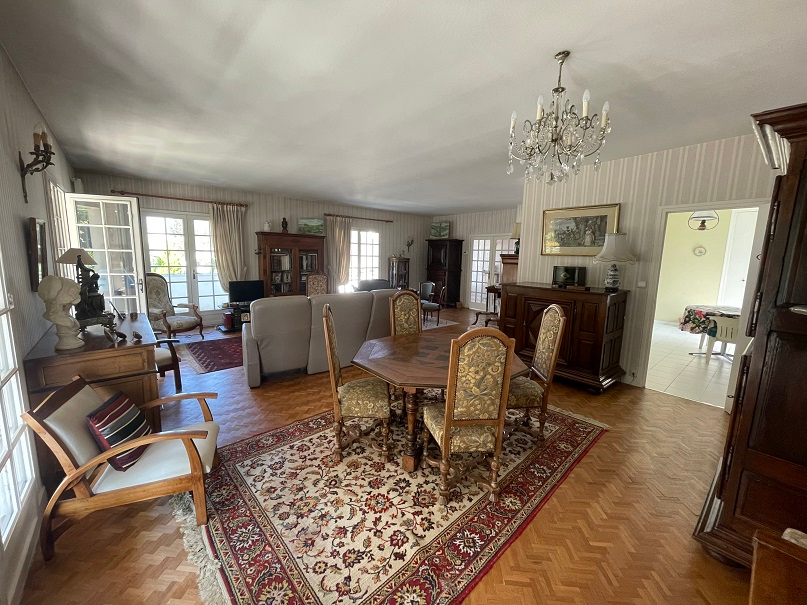 Photo Maison 7 pièce(s) 190 m2, 5/6 chambres. image 3/6