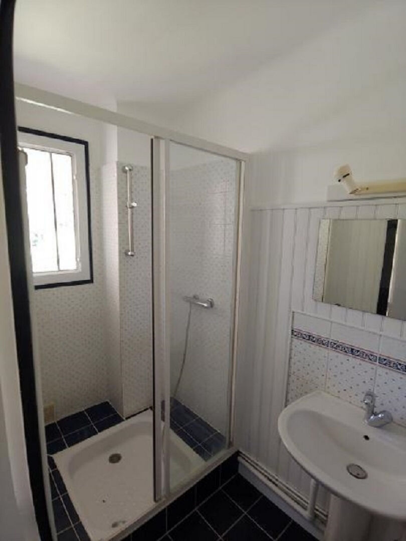 Photo Appartement  F3, balcon, garage, jardin , quartier hopital. image 3/6