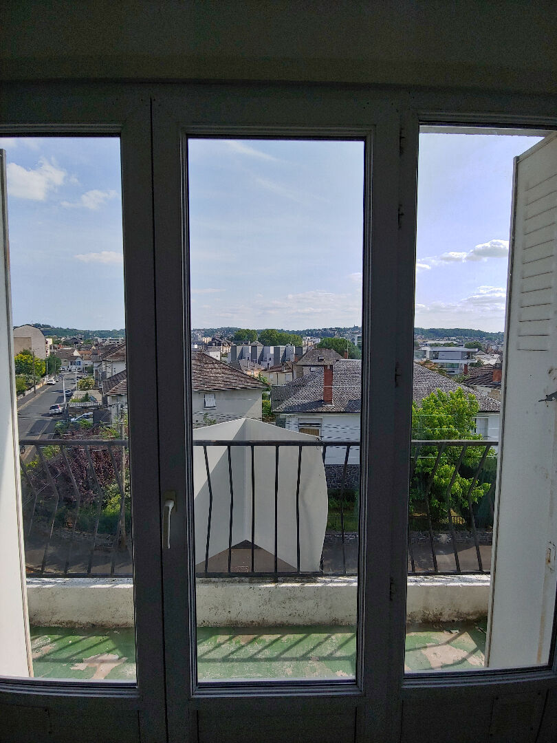 Photo Appartement  F3, balcon, garage, jardin , quartier hopital. image 5/6