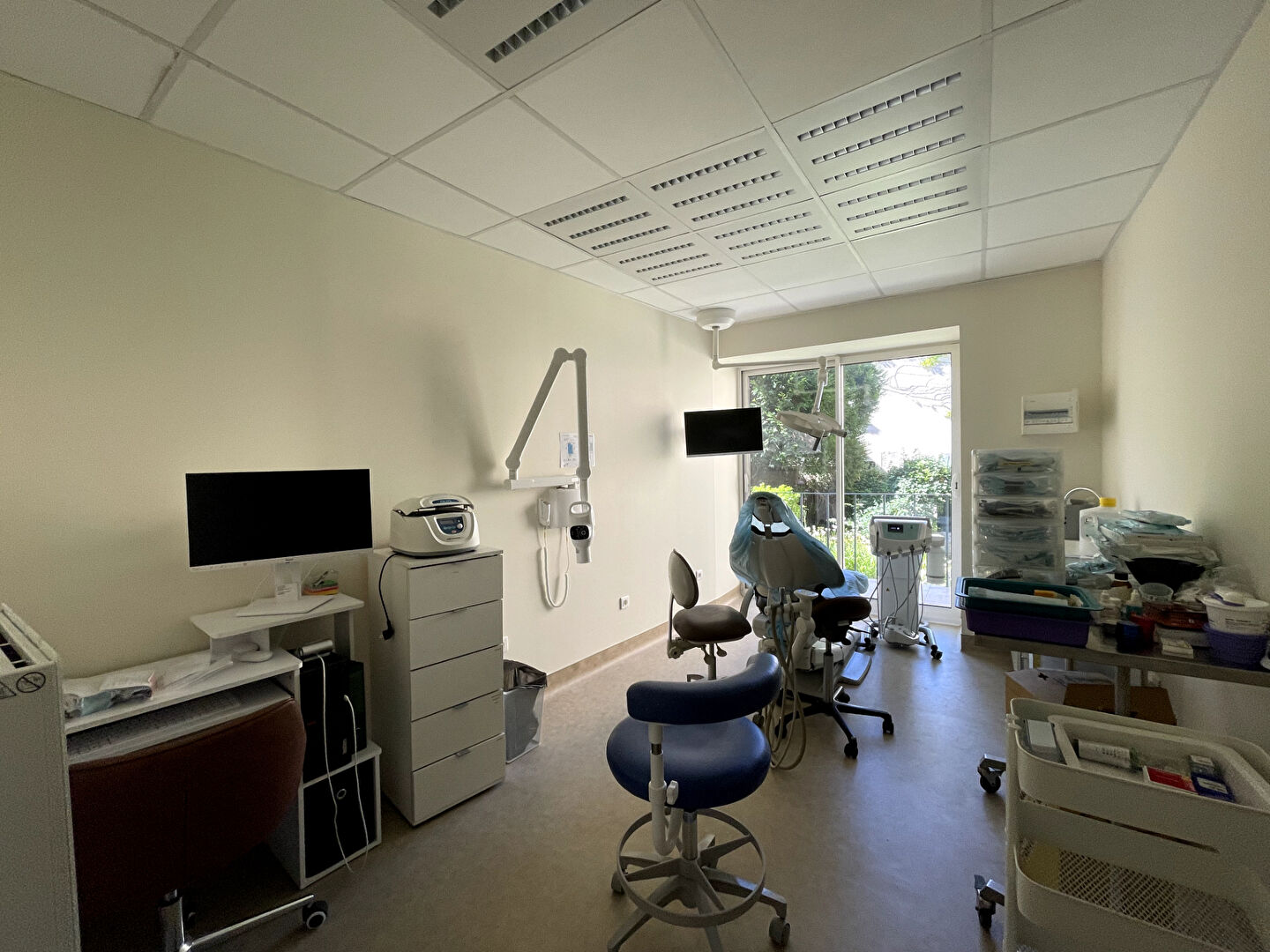 Photo Local professionnel 95m2 image 2/4