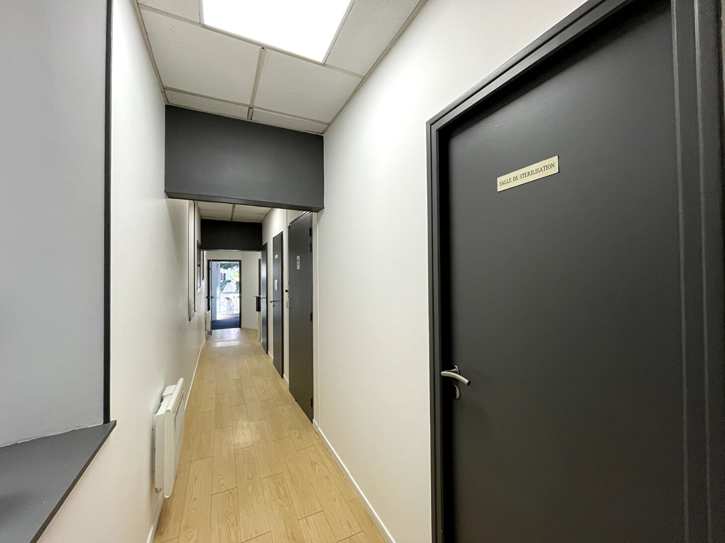 Photo Local professionnel 95m2 image 4/4