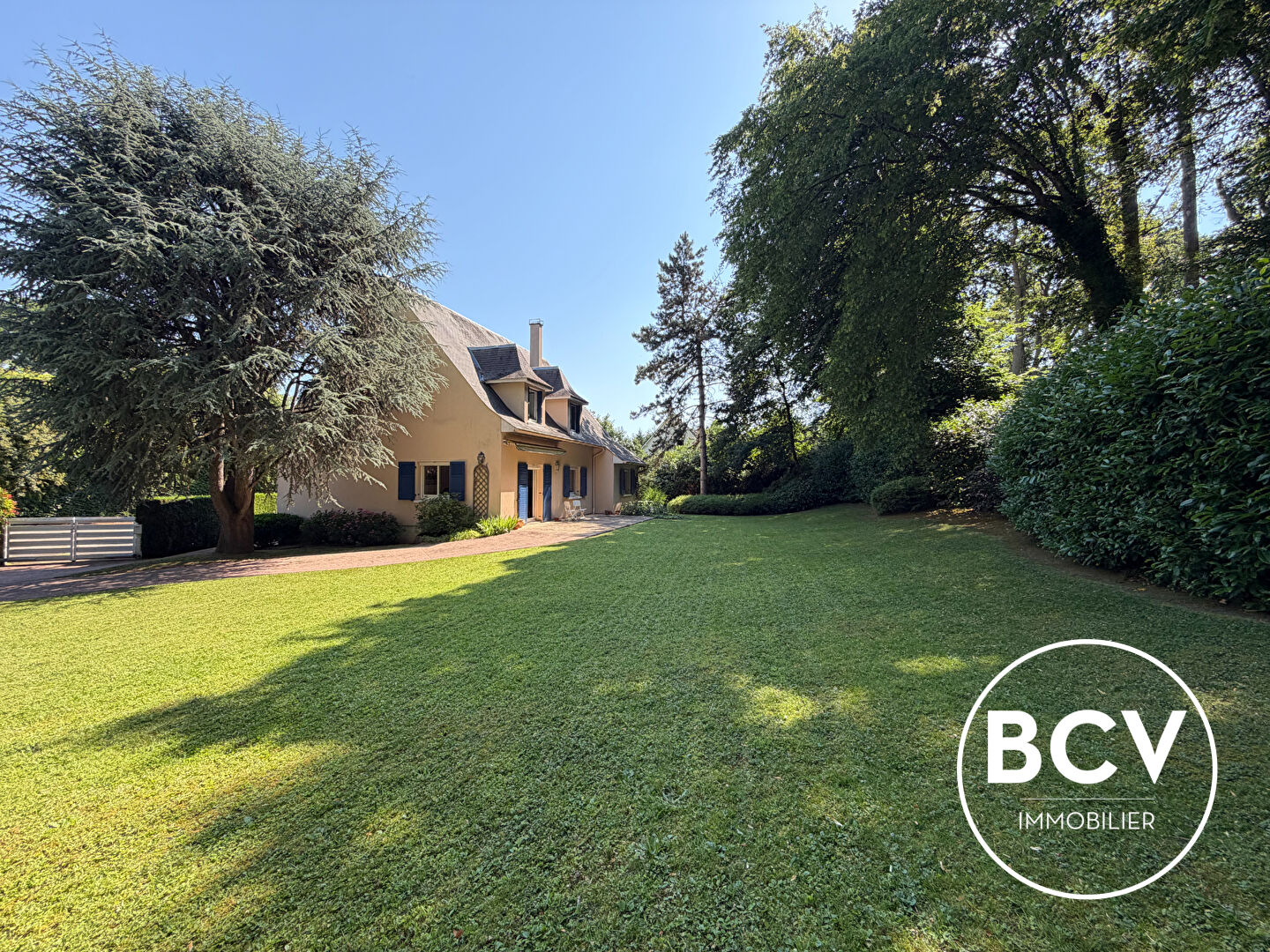 Luisant Val de la cavée. maison T7 de 221 m2