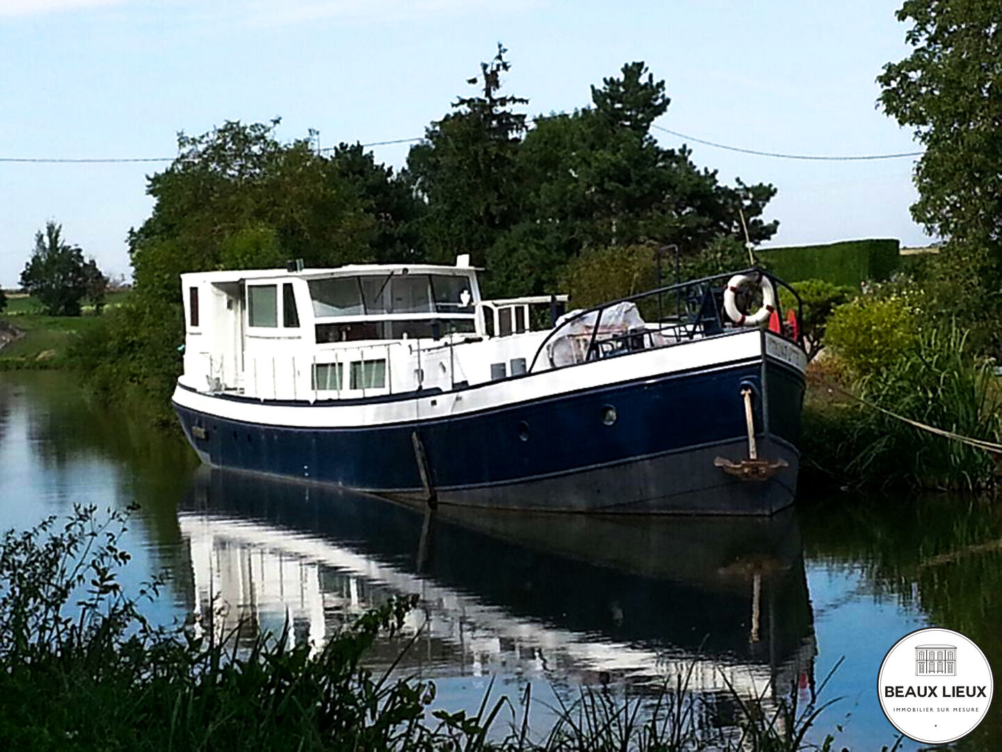 Photo LYON 2 -  Perrache belle péniche Bureaux de 185 m2 image 2/6