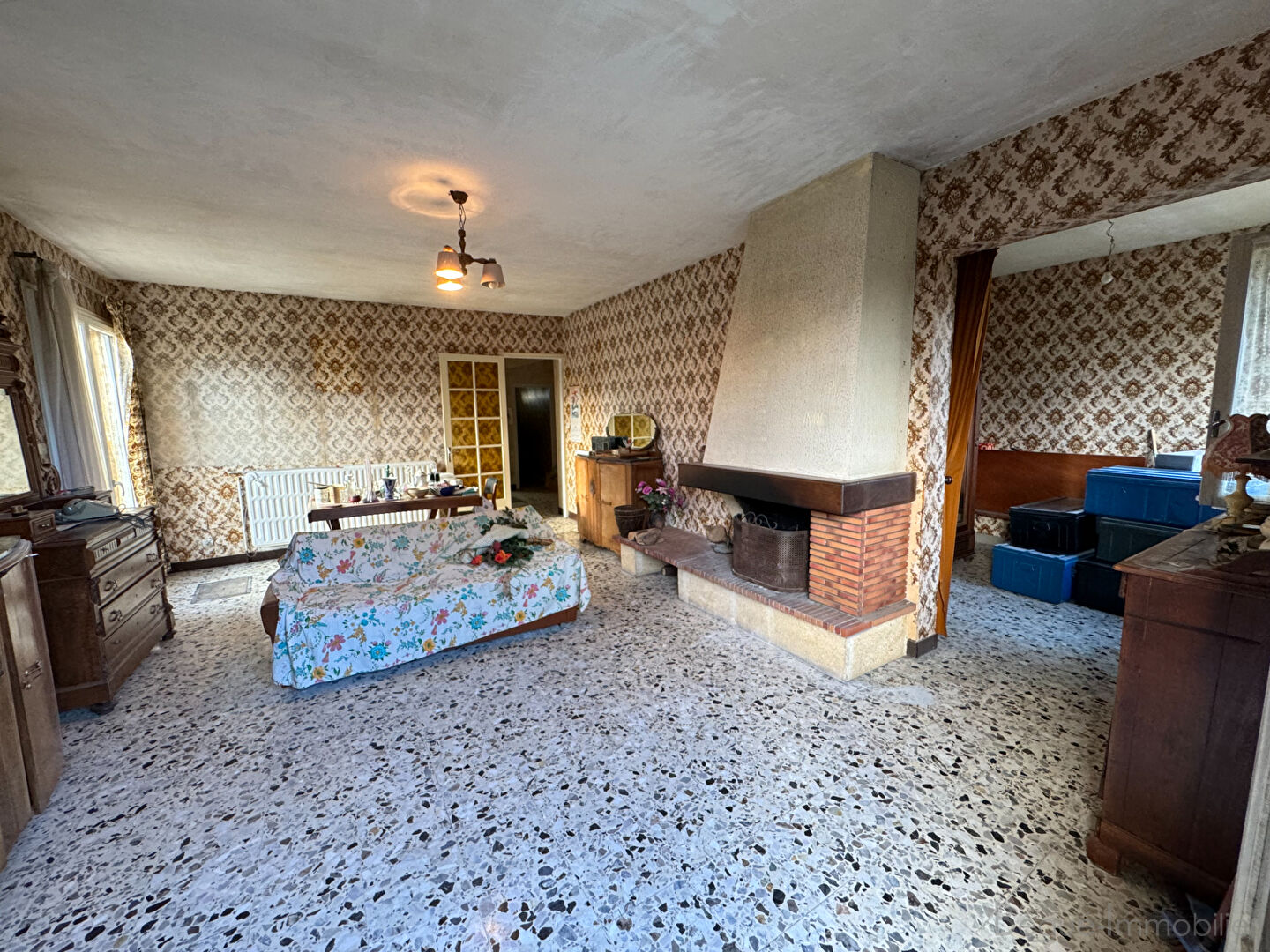 Photo Maison de plain pied T5 sur 2345 m² de terrain - quartier résidentiel recherché proche des écoles a pied image 2/6