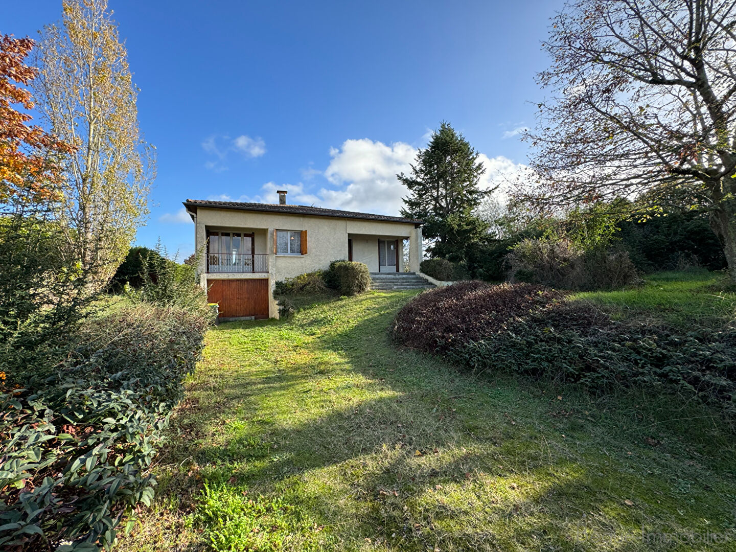 Photo Maison de plain pied T5 sur 2345 m² de terrain - quartier résidentiel recherché proche des écoles a pied image 4/6