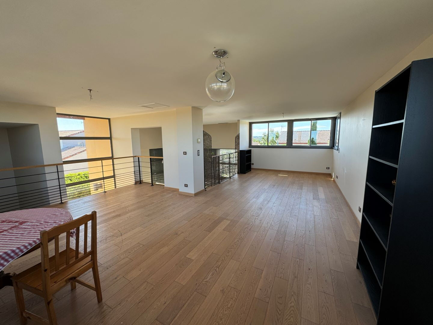 Photo Villa contemporaine 6 pièces env. 290 m² habitables  L Isle Jourdain image 6/6