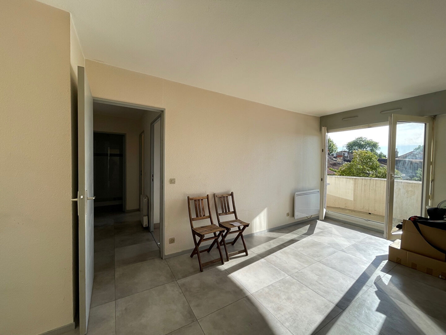 A VENDRE T2 AVEC ASCENSEUR BALCON PARKING