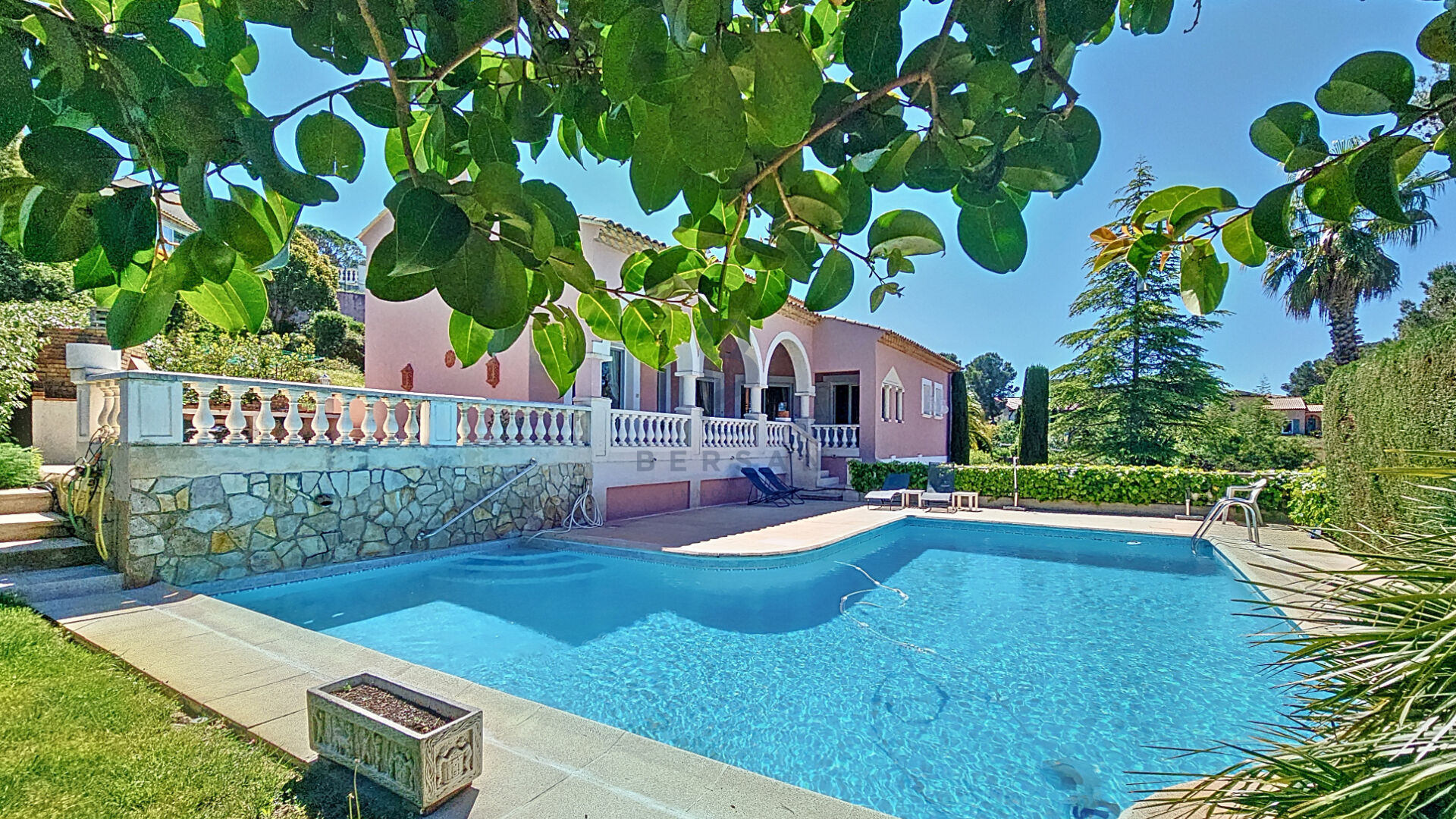 Photo VILLA FREJUS TOUR DE MARE image 2/6